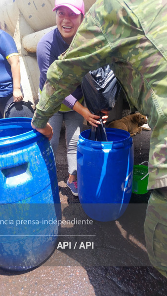 GOBIERNO ENTREGA AGUA AL SUR DE QUITO