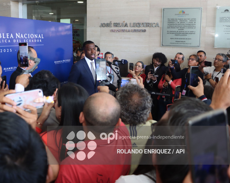 CONDECORACION ASAMBLEA WILLIAM PACHO