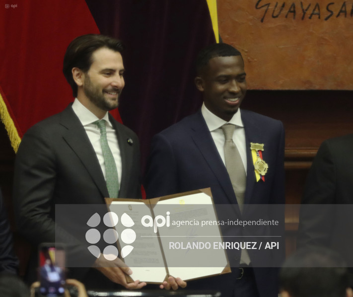 CONDECORACION ASAMBLEA WILLIAM PACHO