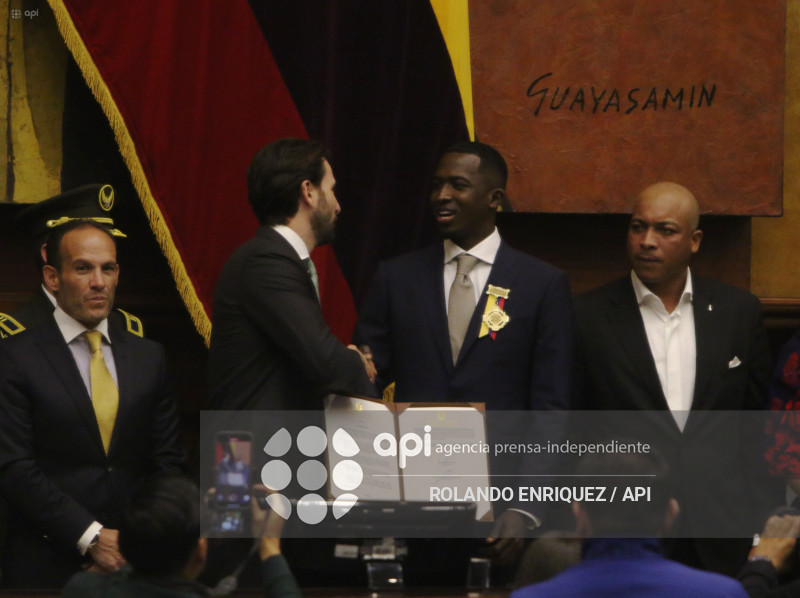 CONDECORACION ASAMBLEA WILLIAM PACHO