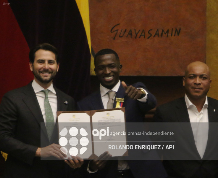 CONDECORACION ASAMBLEA WILLIAM PACHO