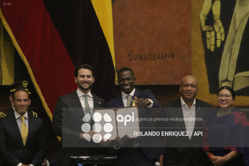 CONDECORACION ASAMBLEA WILLIAM PACHO