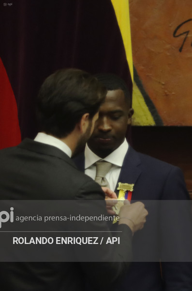 CONDECORACION ASAMBLEA WILLIAM PACHO