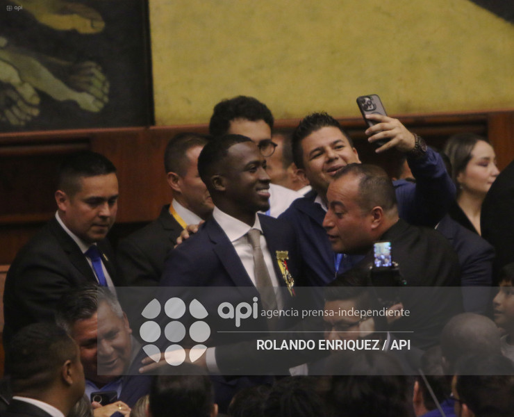 CONDECORACION ASAMBLEA WILLIAM PACHO