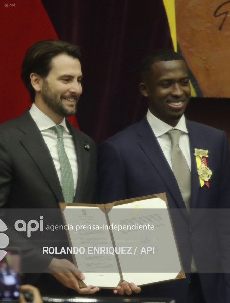 CONDECORACION ASAMBLEA WILLIAM PACHO