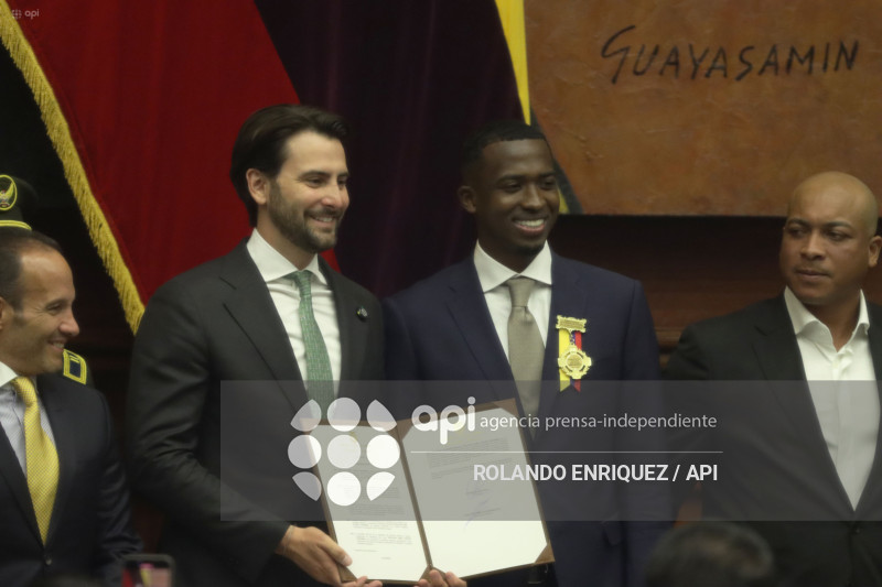 CONDECORACION ASAMBLEA WILLIAM PACHO