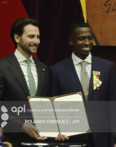 CONDECORACION ASAMBLEA WILLIAM PACHO