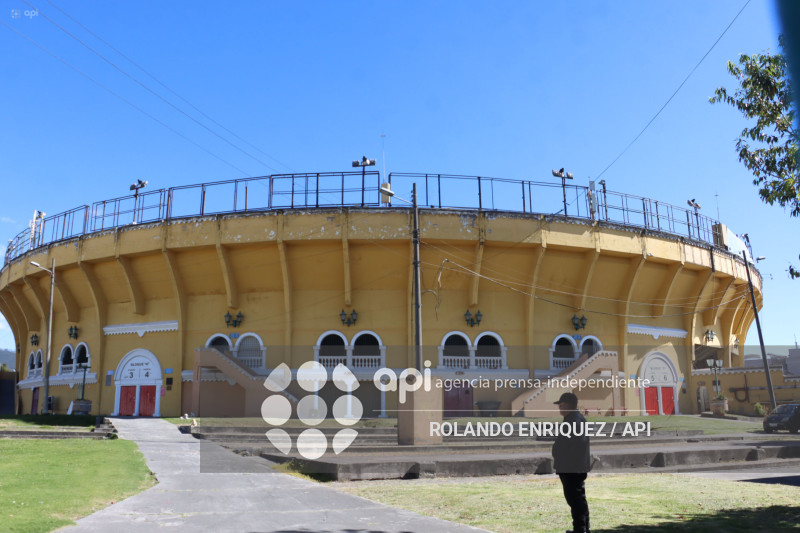 PLAZA DE TOROS QUITO