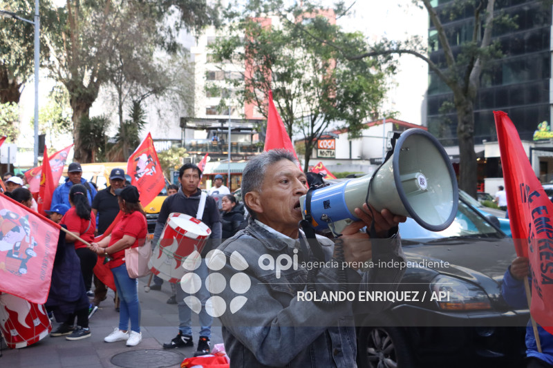 PLANTON TRABAJADORES MIN GOBIERNO