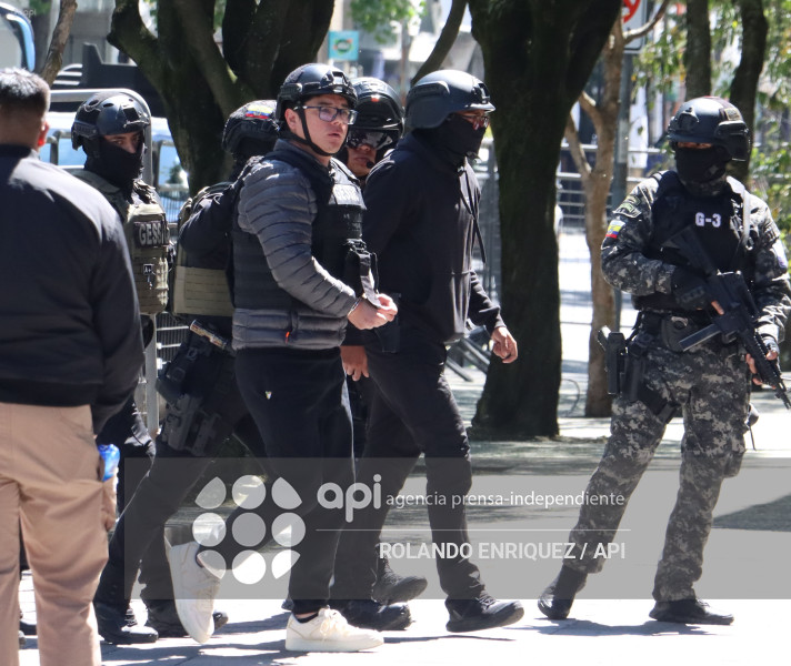 SALCEDO ACUDE A FISCALIA GENERAL