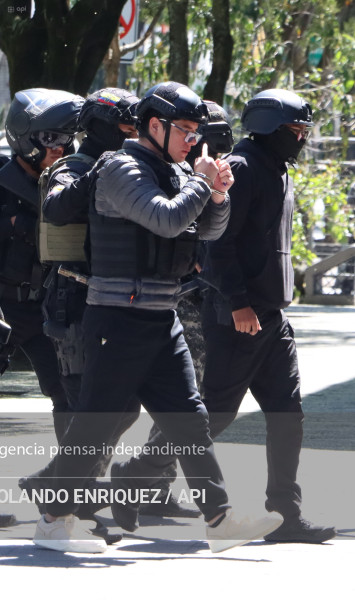 SALCEDO ACUDE A FISCALIA GENERAL