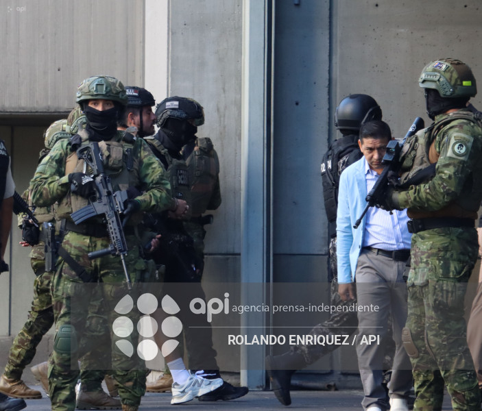 SALCEDO ACUDE A FISCALIA GENERAL