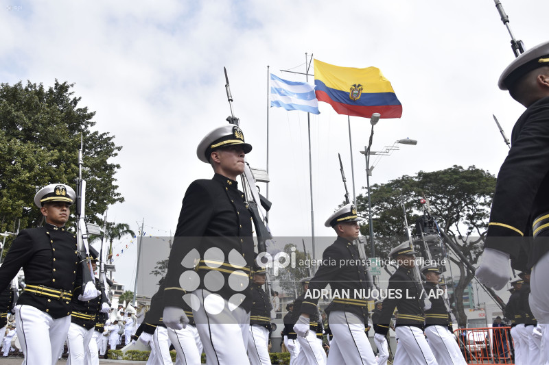 DESFILE NAVAL
