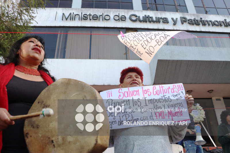PROTESTA FUSION MINISTERIO CULTURA