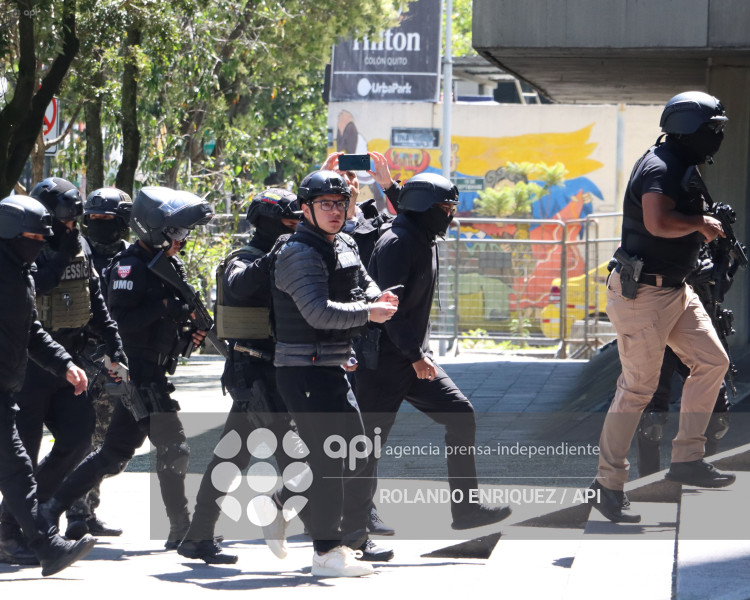 SALCEDO ACUDE A FISCALIA GENERAL