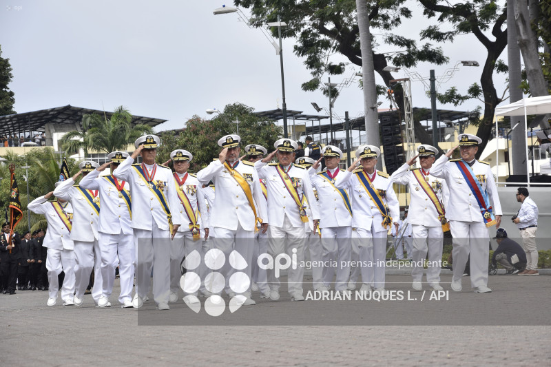 DESFILE NAVAL