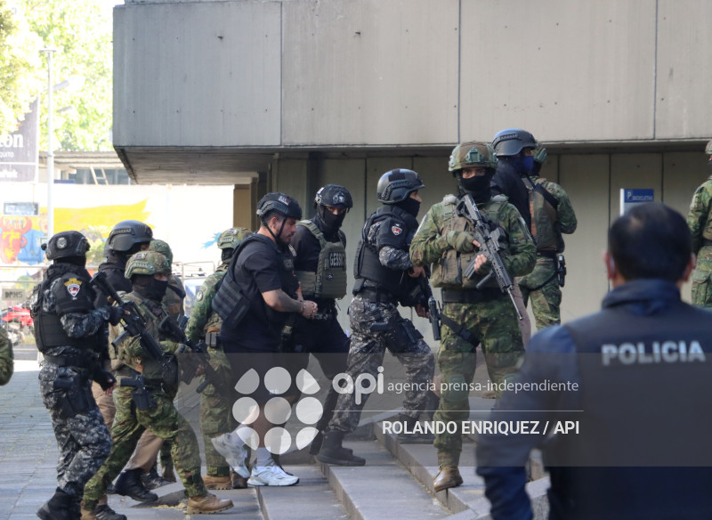 SALCEDO ACUDE A FISCALIA GENERAL