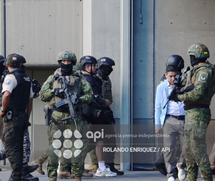 SALCEDO ACUDE A FISCALIA GENERAL