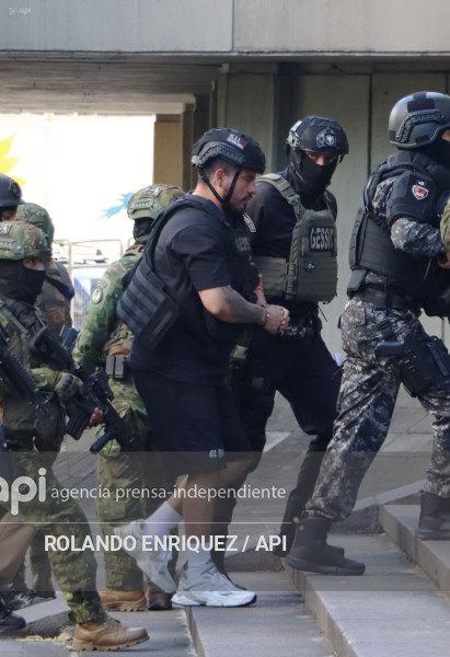 SALCEDO ACUDE A FISCALIA GENERAL