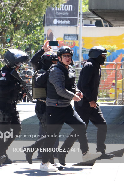 SALCEDO ACUDE A FISCALIA GENERAL