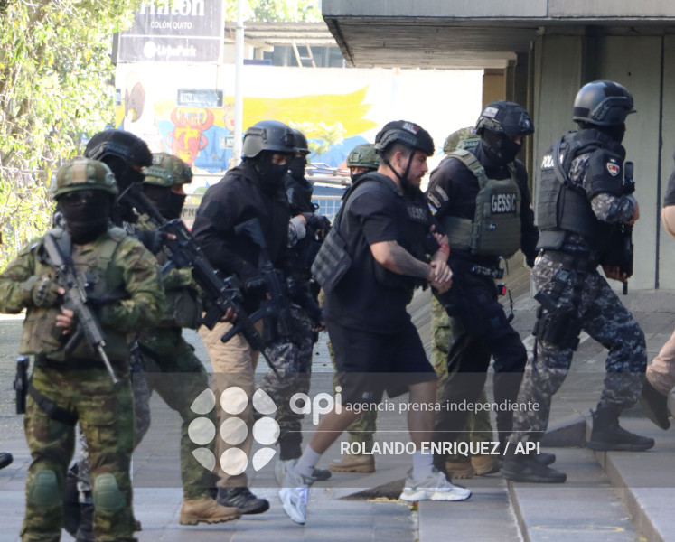 SALCEDO ACUDE A FISCALIA GENERAL