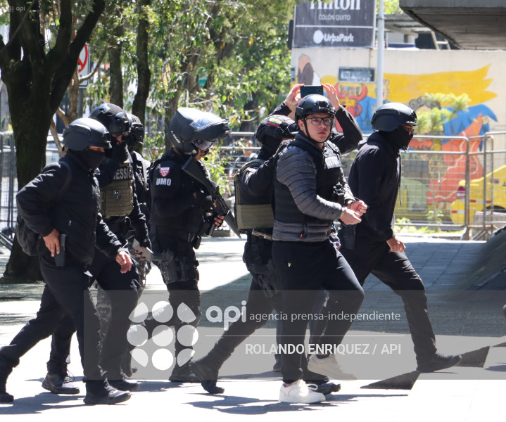 SALCEDO ACUDE A FISCALIA GENERAL