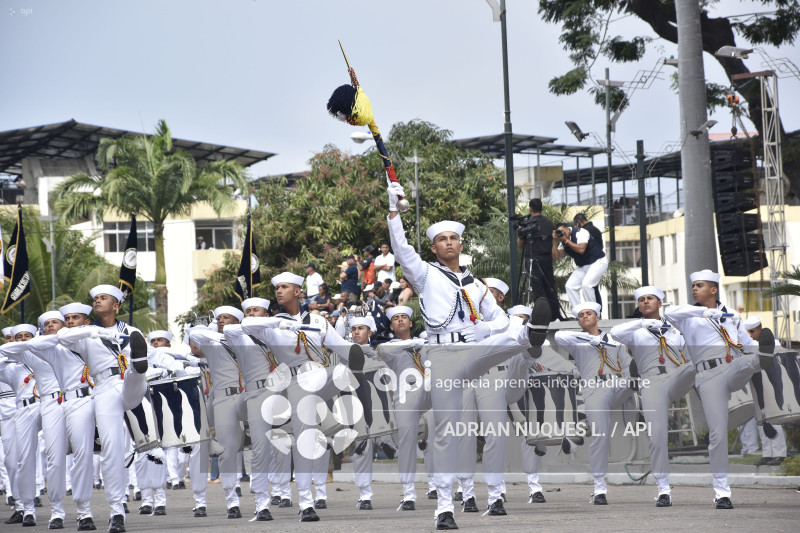 DESFILE NAVAL