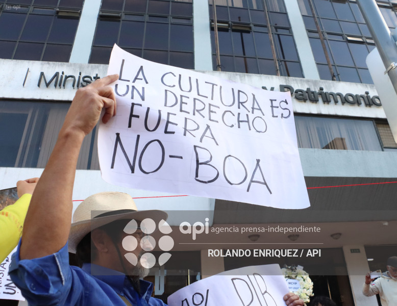 PROTESTA FUSION MINISTERIO CULTURA