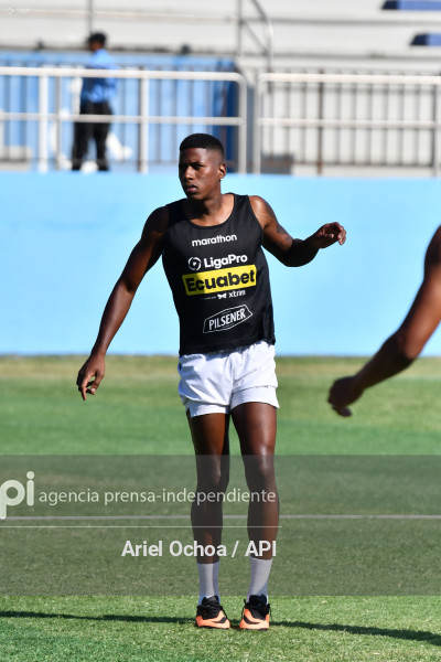 FBL-LIGAPRO-MANTA-EMELEC