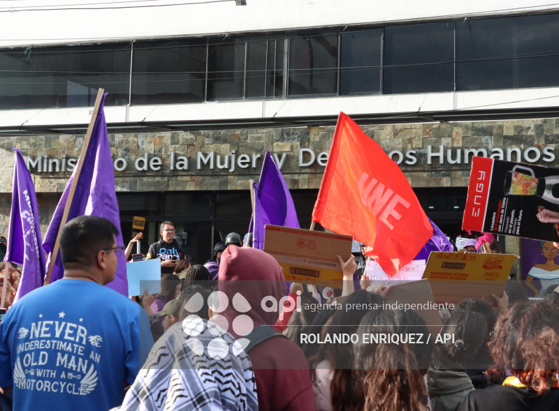 PROTESTA MIN MUJER