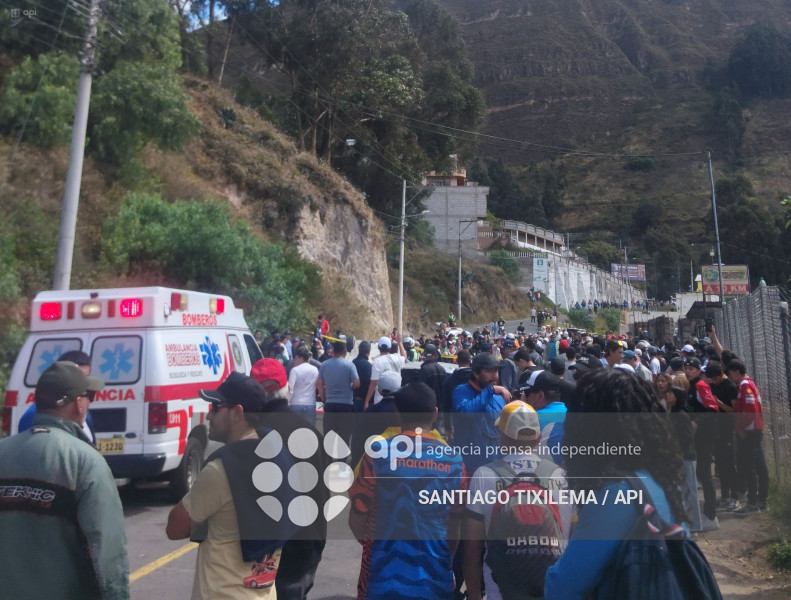 TRAGEDIA EN VUELTA AUTOMOVILISTICA