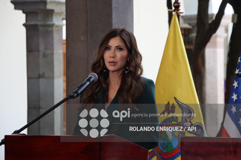 SECRETARIA DE EEUU CON PRESIDENTE NOBOA