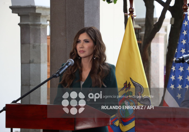 SECRETARIA DE EEUU CON PRESIDENTE NOBOA