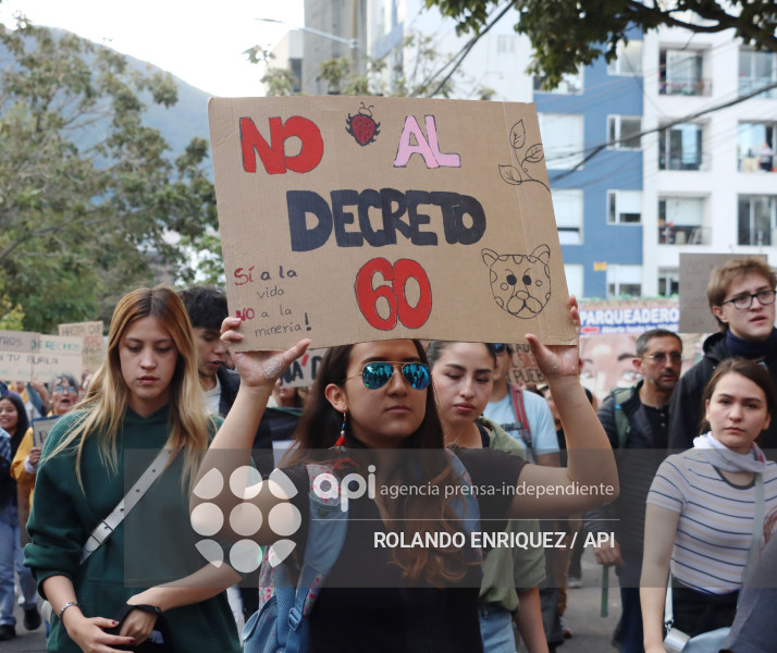 MARCHAS Y PLANTONES MINISTERIOS