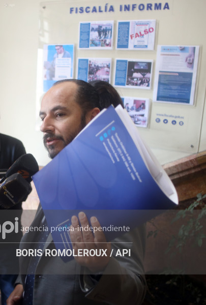 CUENCA-PREFECTURA PRESENTA DENUNCIA-FISCALIA