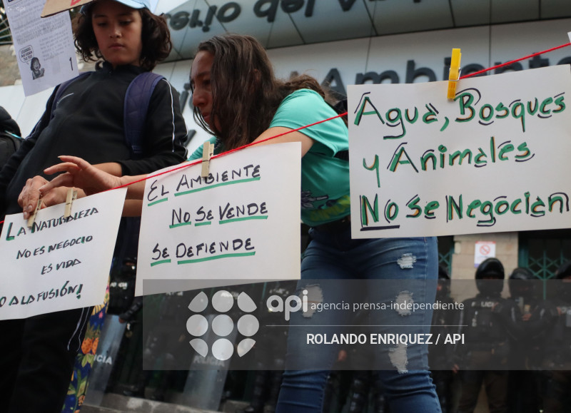 MARCHAS Y PLANTONES MINISTERIOS