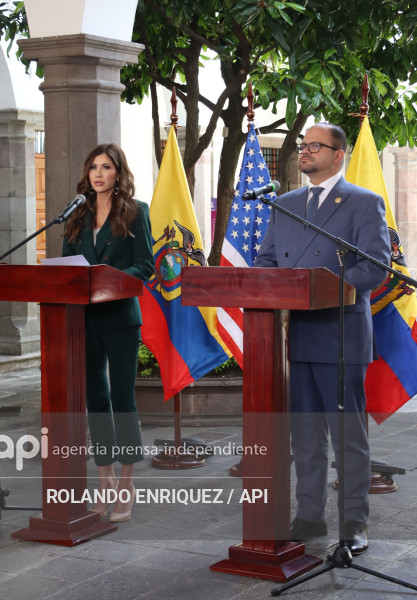 SECRETARIA DE EEUU CON PRESIDENTE NOBOA