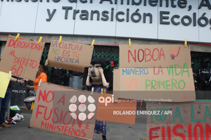 MARCHAS Y PLANTONES MINISTERIOS