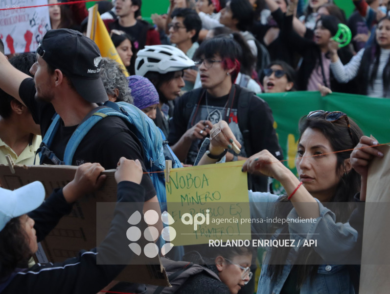 MARCHAS Y PLANTONES MINISTERIOS