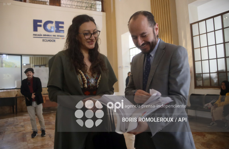 CUENCA-PREFECTURA PRESENTA DENUNCIA-FISCALIA