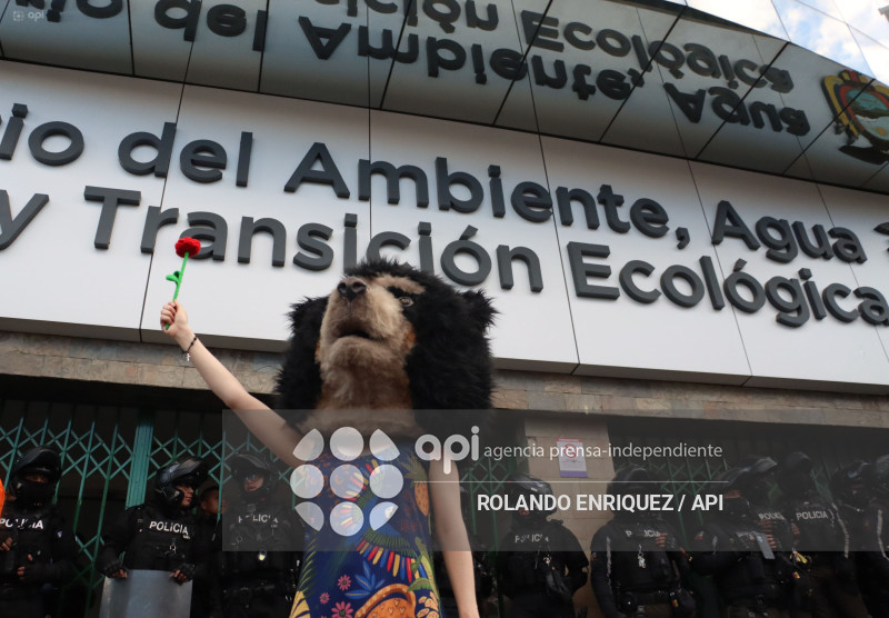 MARCHAS Y PLANTONES MINISTERIOS