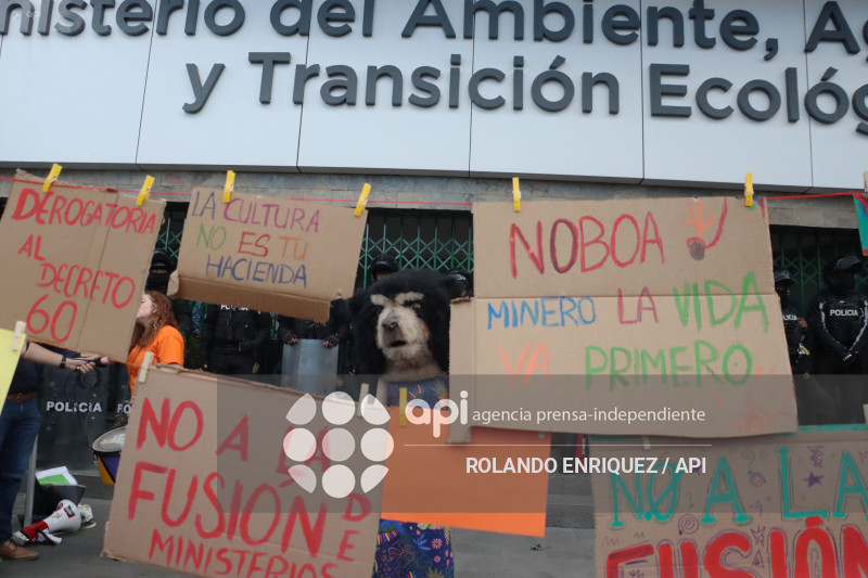 MARCHAS Y PLANTONES MINISTERIOS