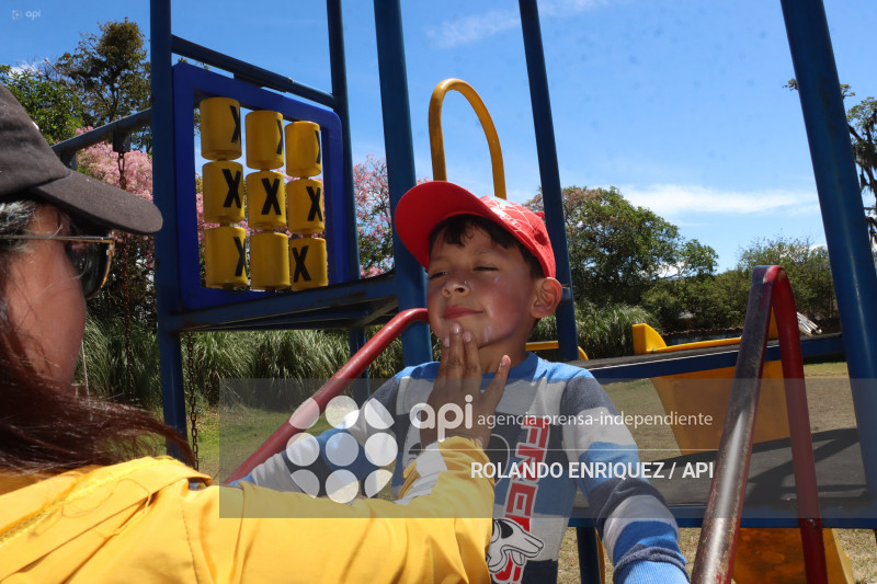 RADIACION SOLAR EN QUITO