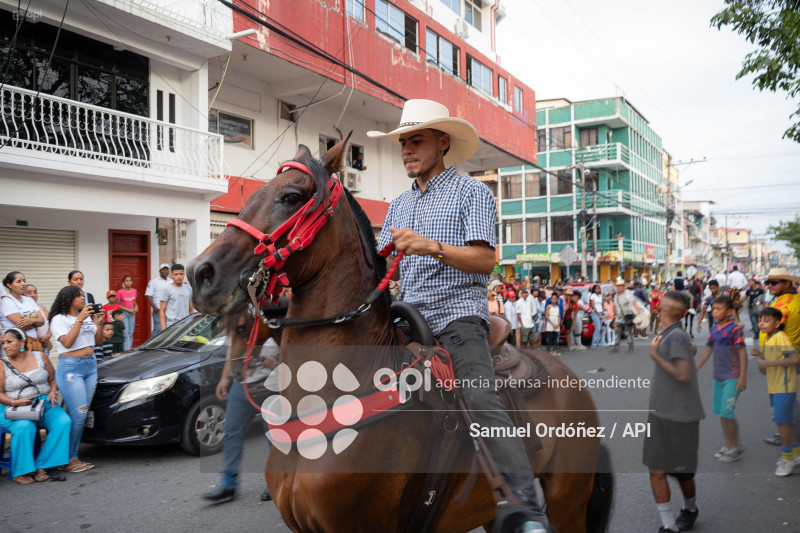 CABALGATA FIESTAS DE ESMERALDAS