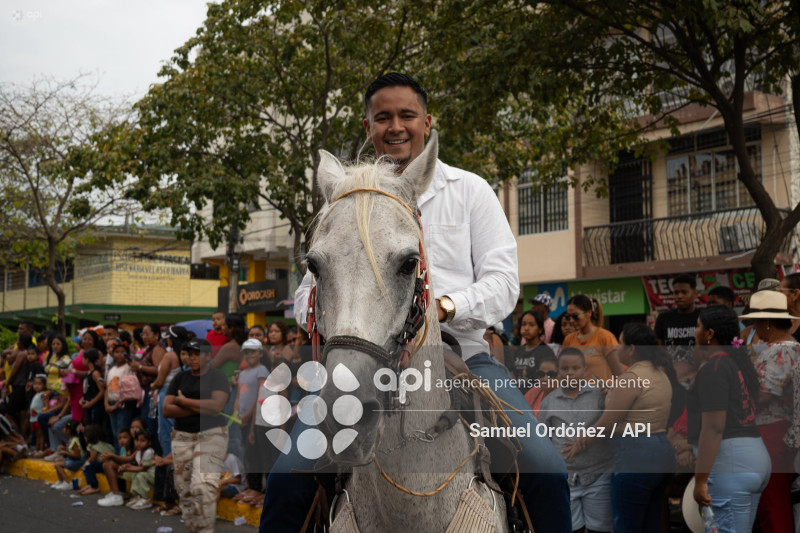 CABALGATA FIESTAS DE ESMERALDAS