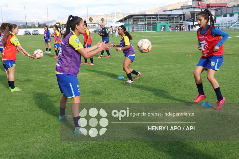 FBL SUPERLIGA FEMENINA ESPUCE VS EMELEC