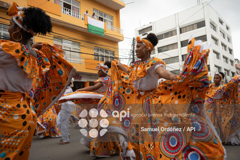 DESFILE CIVICO MILITAR ESMERALDAS