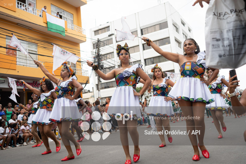 DESFILE CIVICO MILITAR ESMERALDAS