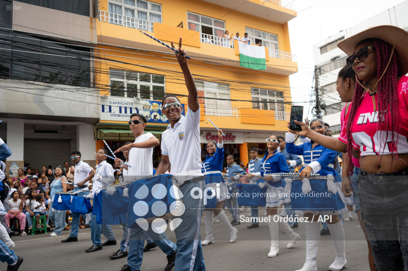 DESFILE CIVICO MILITAR ESMERALDAS