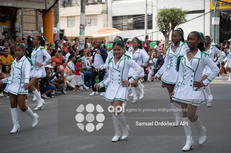 DESFILE CIVICO MILITAR ESMERALDAS